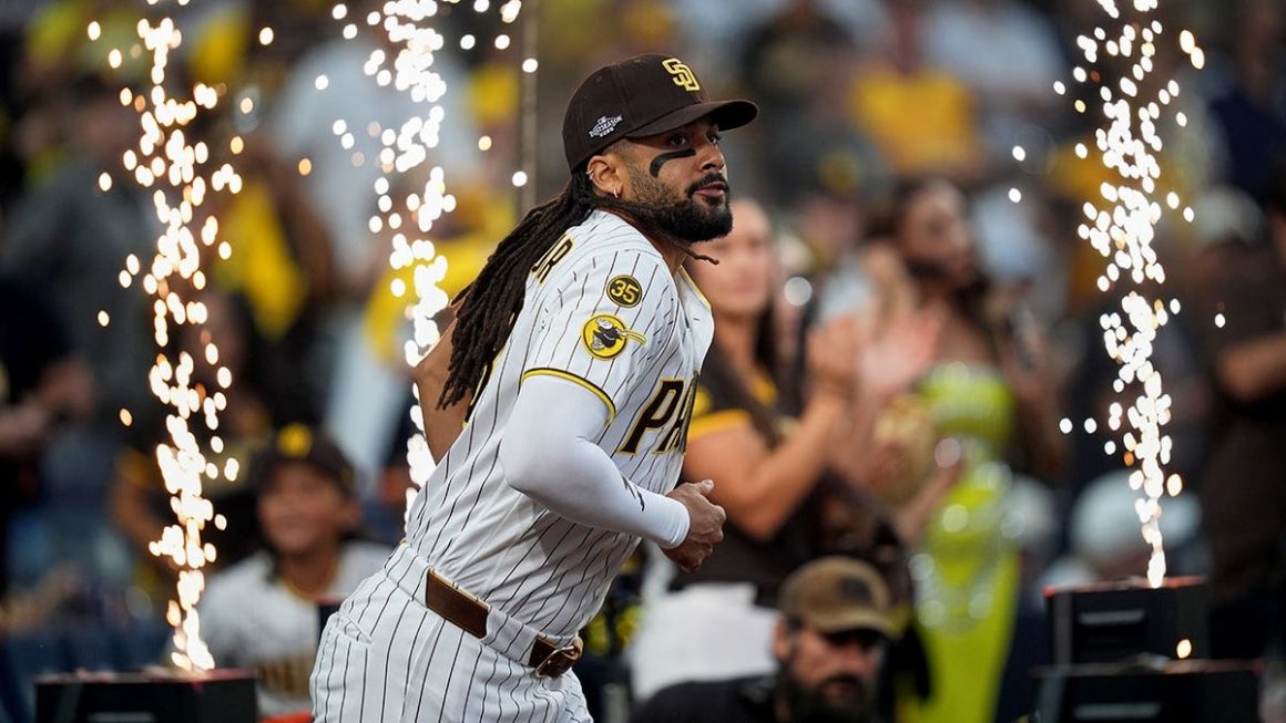 San Diego Padres Win Game 3 Against Milwaukee Brewers in NLDS Showdown